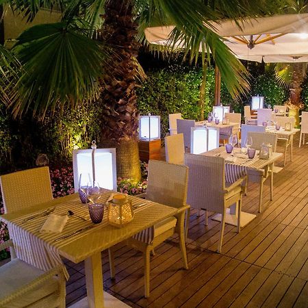 Hotel Maestrale Riccione Exterior foto