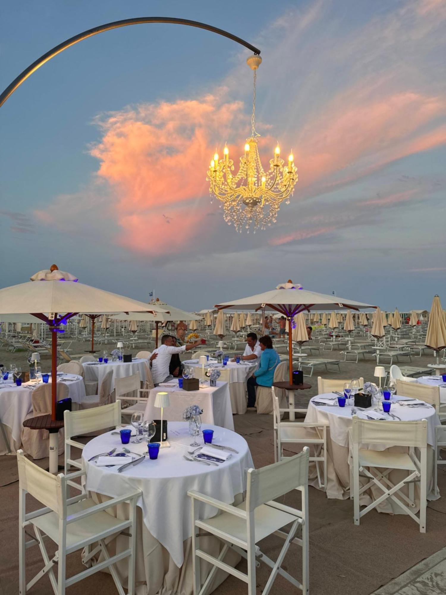 Hotel Maestrale Riccione Exterior foto